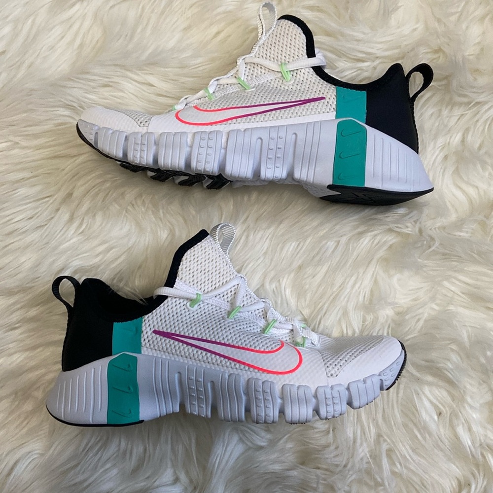Nike Free Metcon 3 White Hyper Violet CJ6314-120 Running Shoe